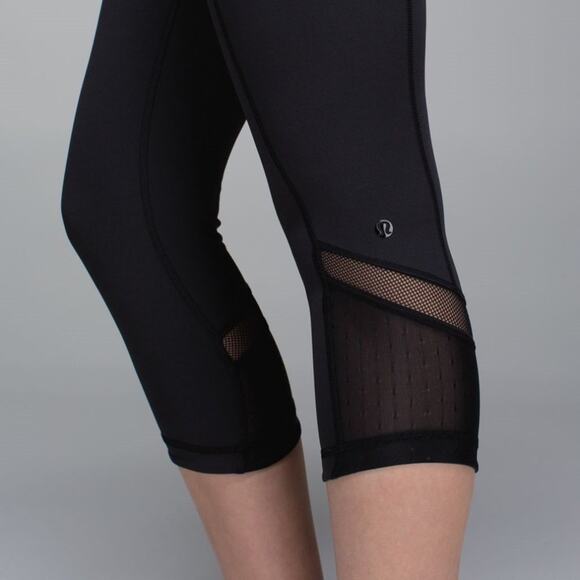 Lululemon Just Breathe Crop Leggings SIZE 6 Black Mesh Panel Pocket Yoga Pants - Picture 2 of 12